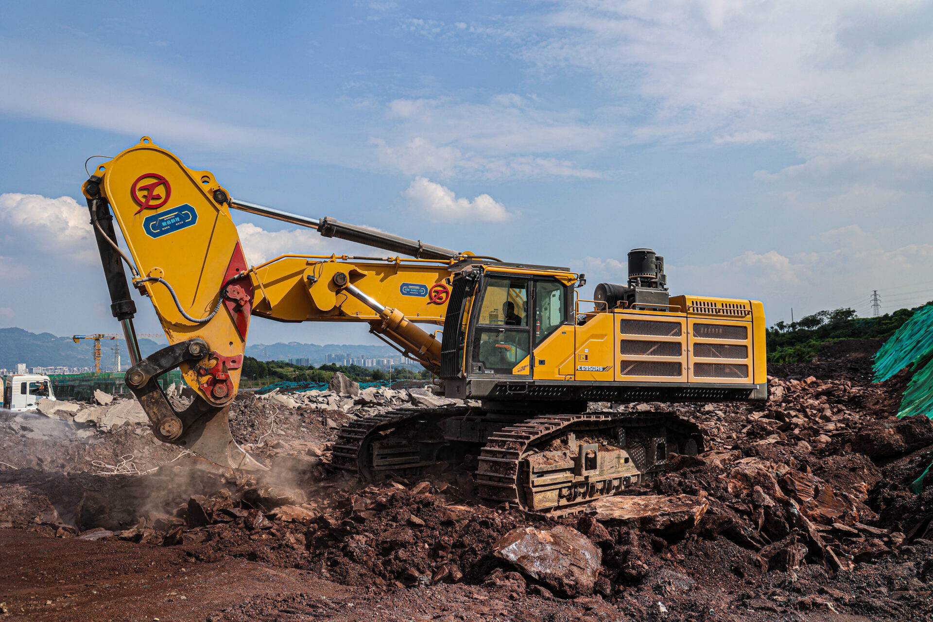 SDLG E6950H Excavator